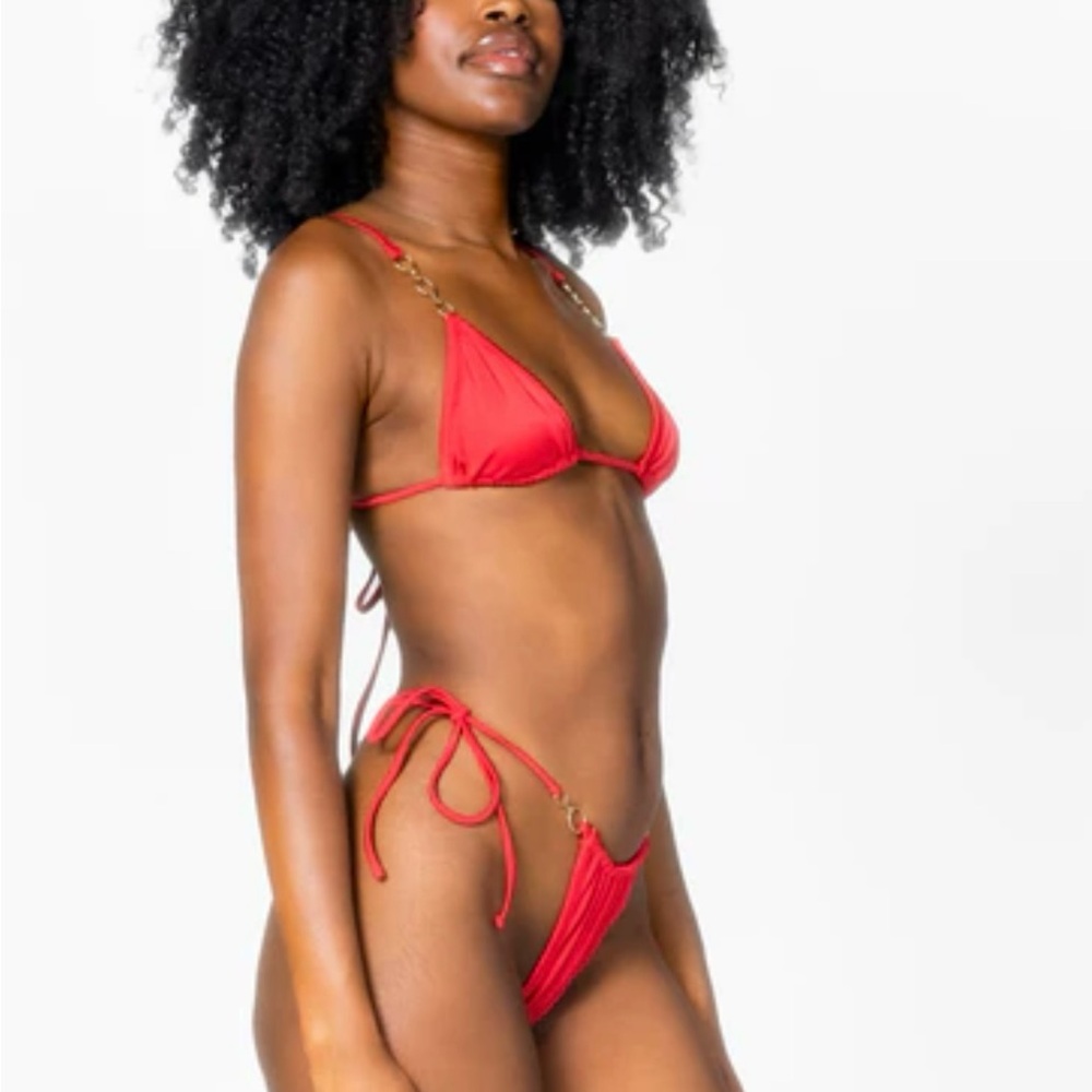 Vibrant Red Bikini Set - Picture 2 of 2